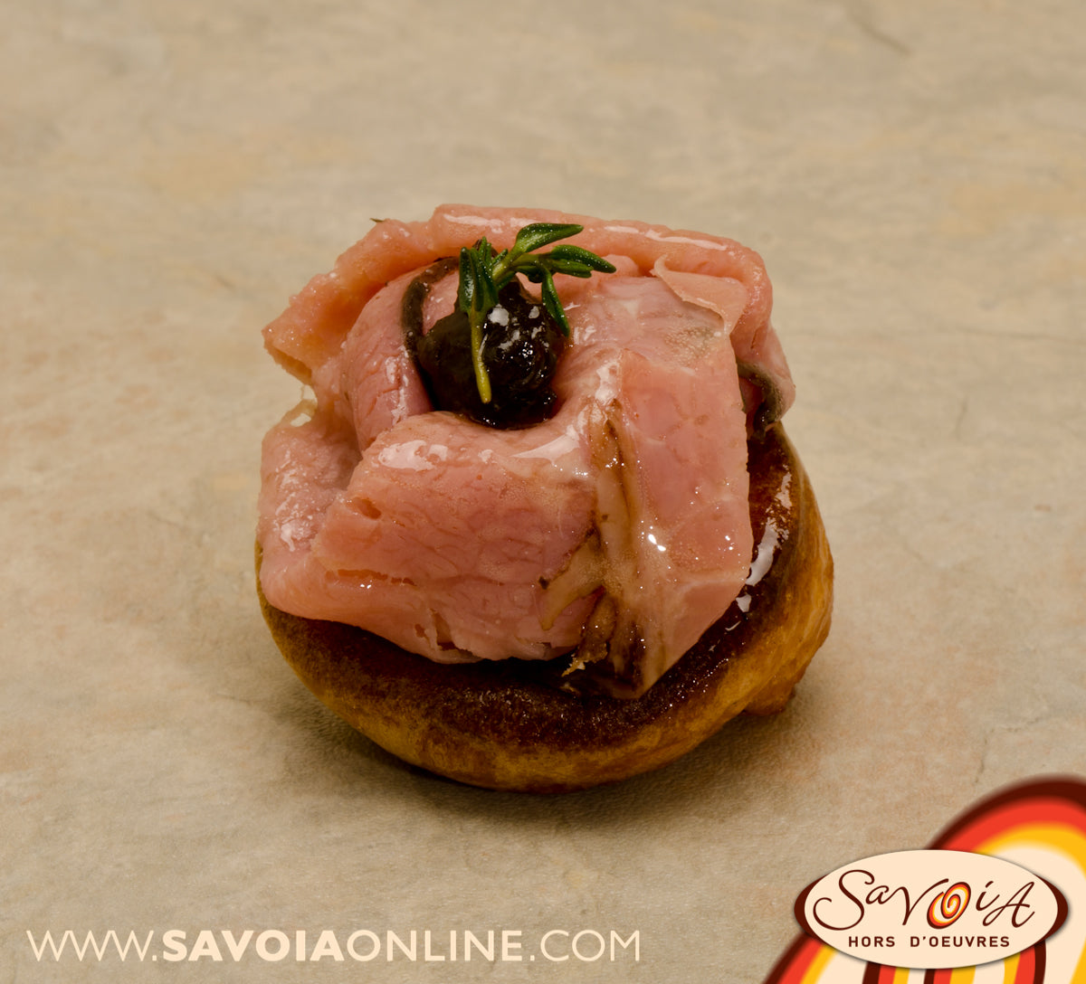 Mini Yorkshire Pudding Montreal Smoked Beef Caramelized onion Savoia Hors D'Oeuvres